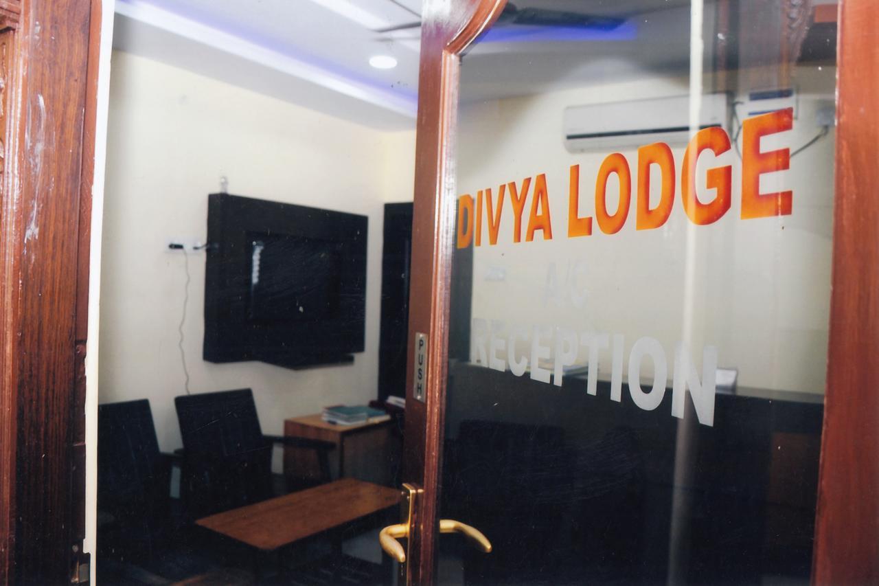 Divya Lodge Хидерабад Екстериор снимка